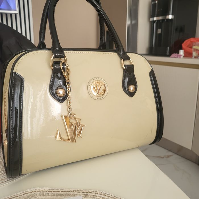 Елегантна дамкка чанта