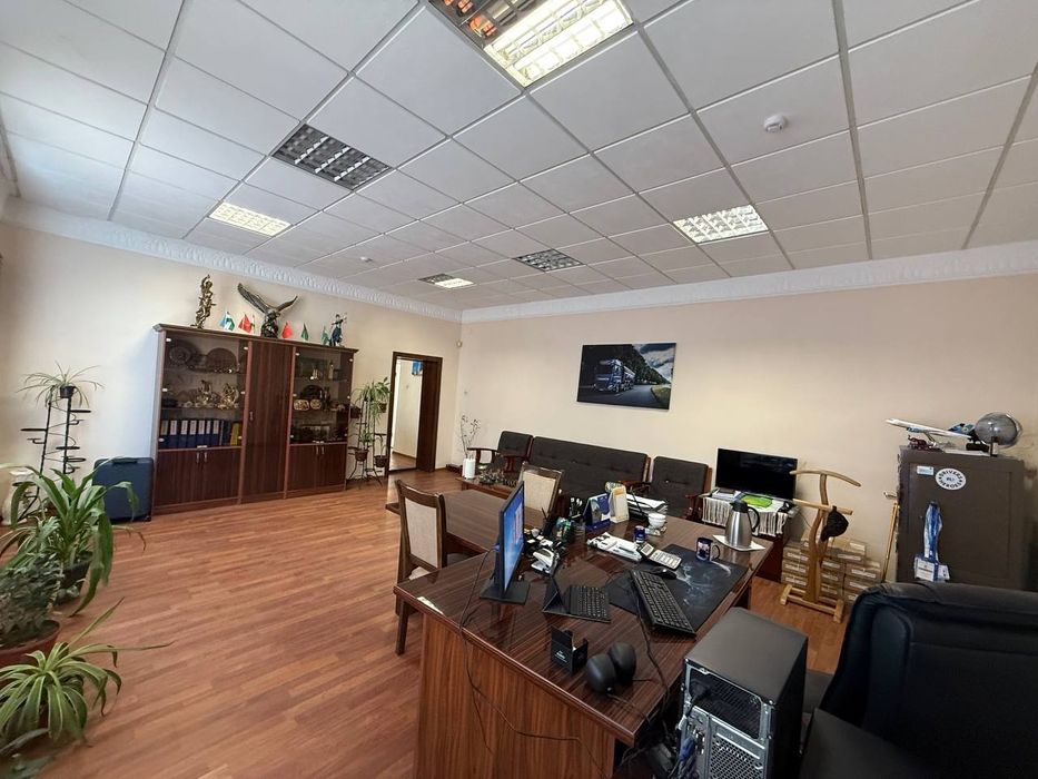 Urganch shaharida ijaraga ofis