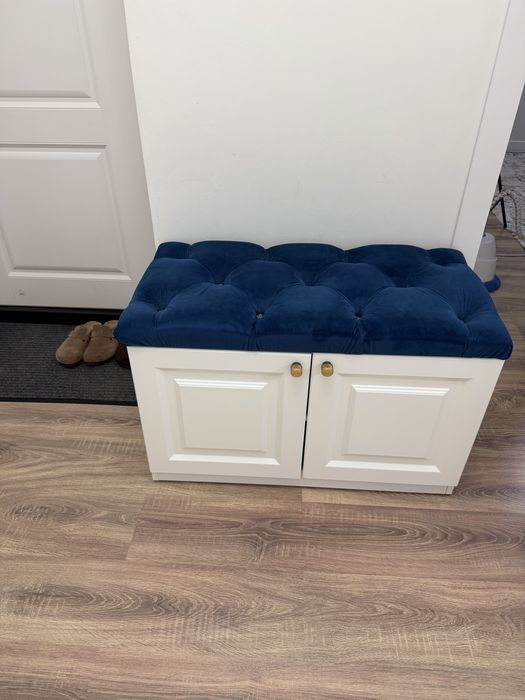 Шкаф вместе с обувной комодом