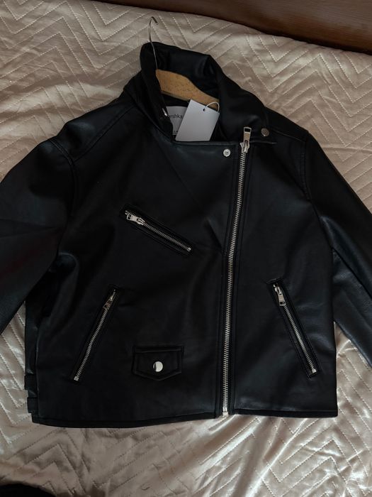 Кожено яке Bershka