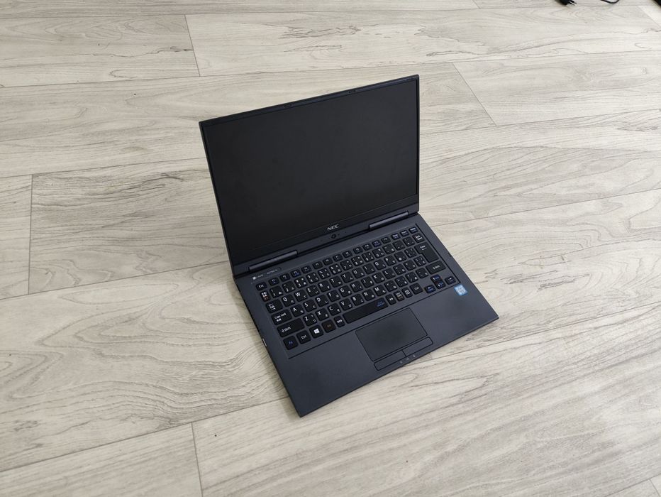 Yaponski Ultrabook NEC Lavie HZ750/G