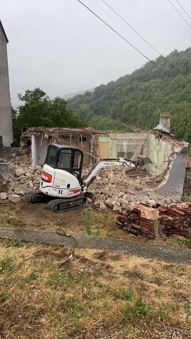 Услуги с багер,валяк, самосвал,изграждане на септични ями