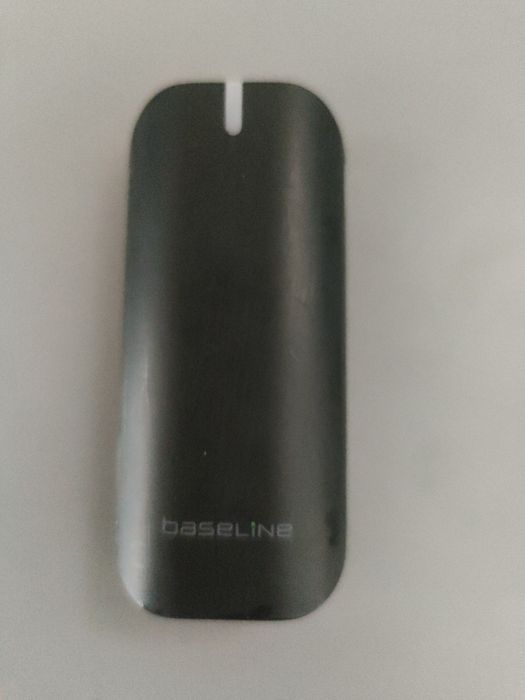 Vând baterie externa una costa 30 de lei cea neagra iar cea alba 20lei