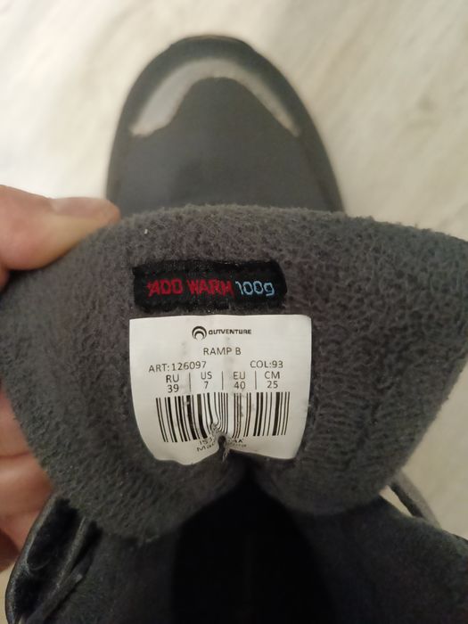 Продаю ботинки подростка