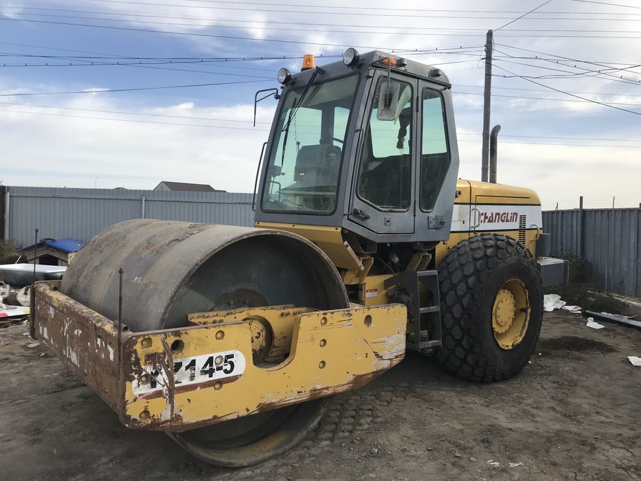 Каток в аренду.