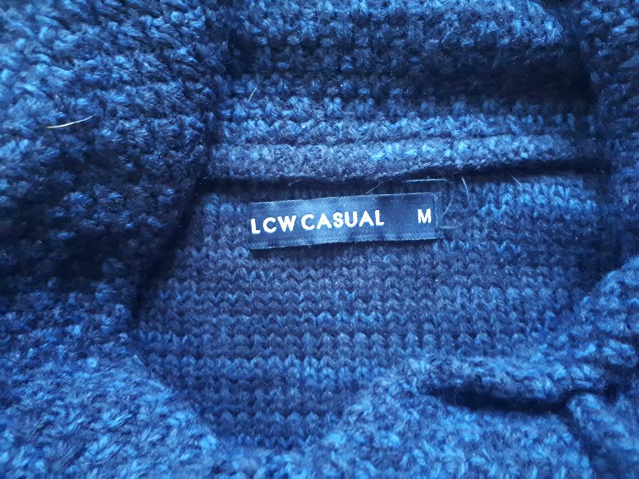 Мъжки пуловер М размер