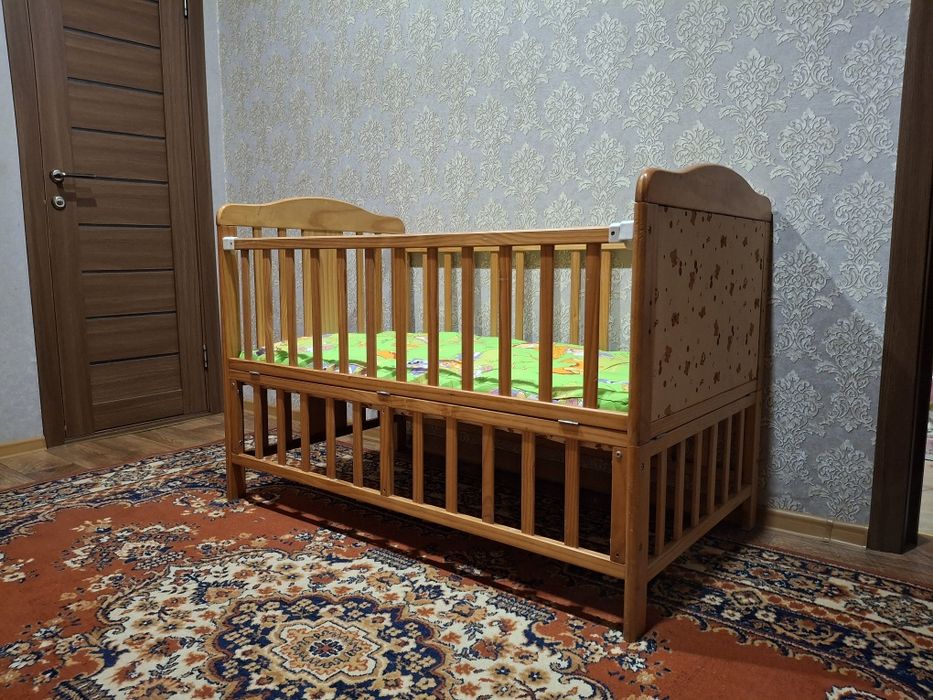 Кроватка детская с матрасом