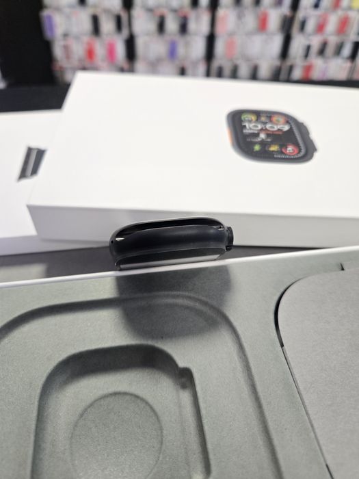 Apple Watch Ultra 2 / Black/Natural / Ocean Band/Orange / DeluxGSM