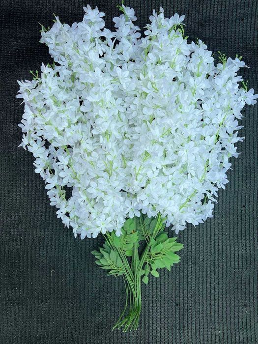 Висячие цветы композиции