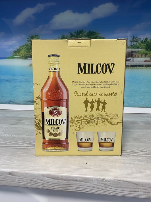 ZAREA CONIAC MILCOV 5 stele, 0.5 litri, alc 28 %, pachet cu 2 pahare
