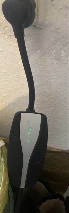 Зарядка на TESLA