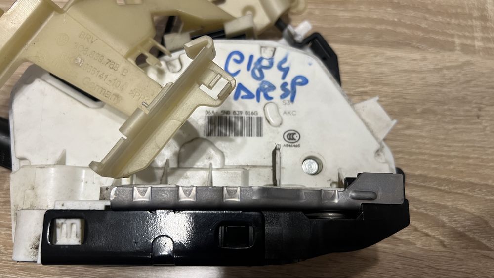 Broasca VW Passat CC facelift (2012-2016) spate dreapta, 5N0 839 016G