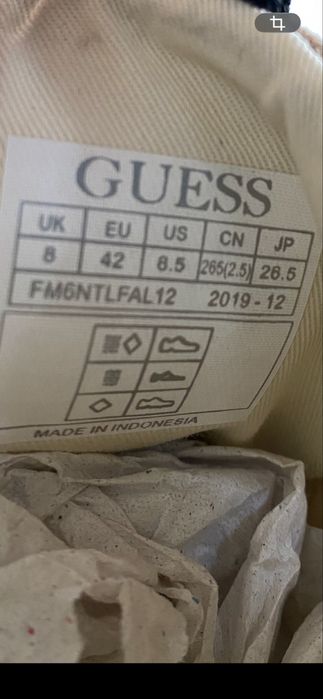 GUESS  кецове 42