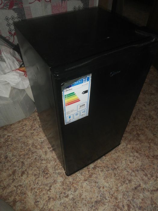 Продам офисный  холодильник