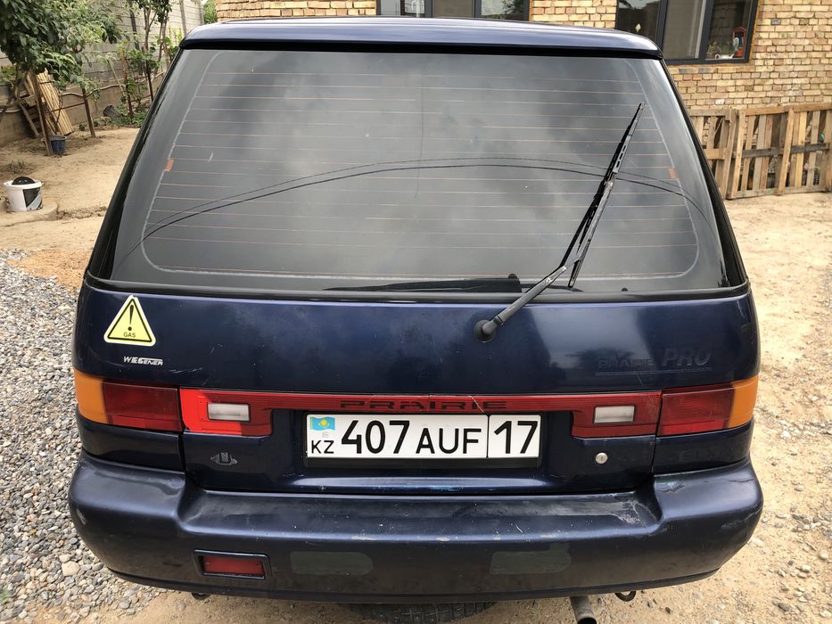 Nissan Praire PRO