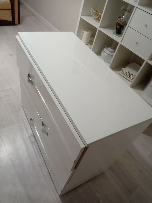 Комод глянец белый