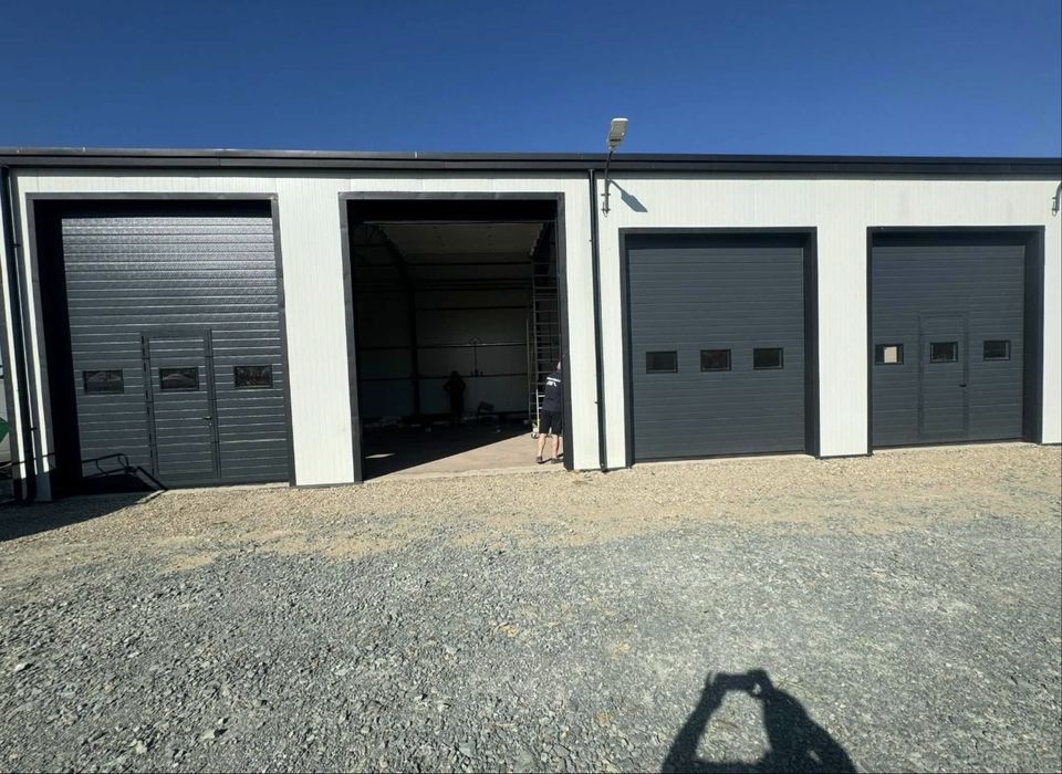 Usi de garaj industriale tip sectionale usa rulou rezidentiale