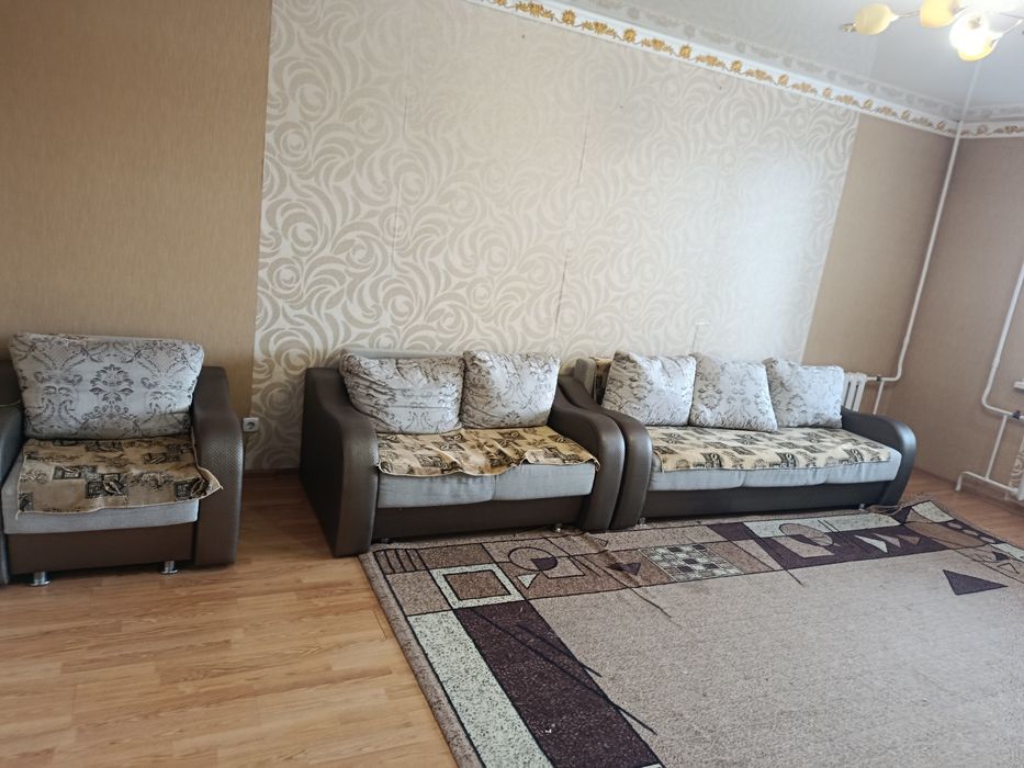 Продам диван вместе с креслами недорого