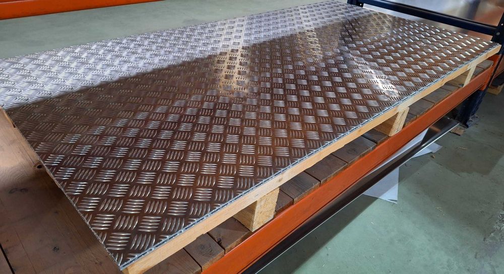 Tabla Aluminiu striata si dreapta, stucco - preturi minime!