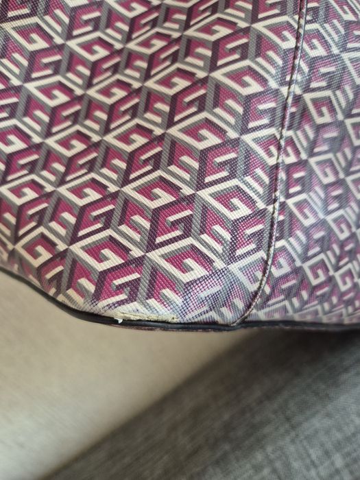 Дамска чанта Guess