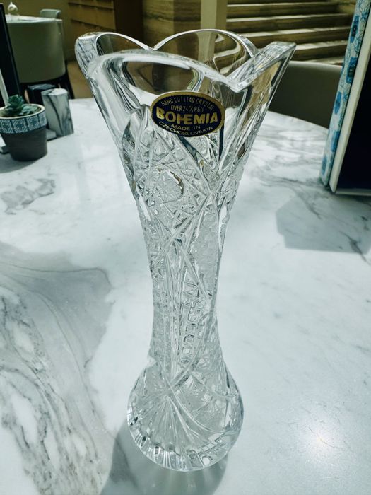 Винтидж Bohemia Crystal ваза – Made in Czechoslovakia – оловен кристал