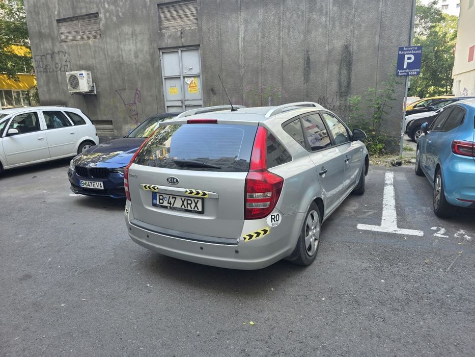1600€ Kia Cee'd Break 1.4 benzina