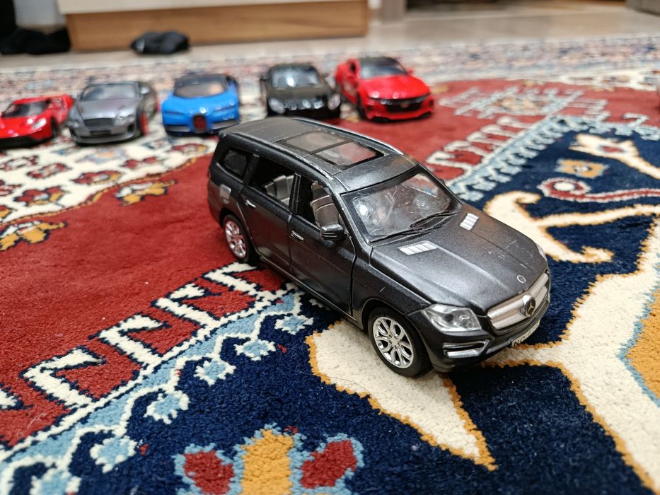 Продам металлические машинки