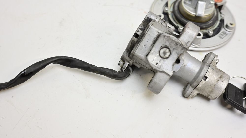 Set Contact Chei Buson Rezervor Incuietoare Sa Suzuki SFV 650 Gladius