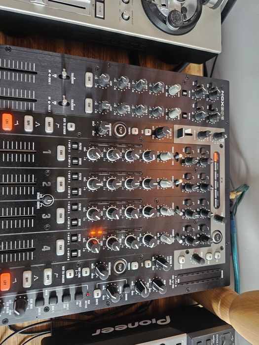 De vanzare Nox 606 Behringer