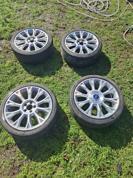 Jante ford r 18 stare bună mai multe detali la telefon  despre ele