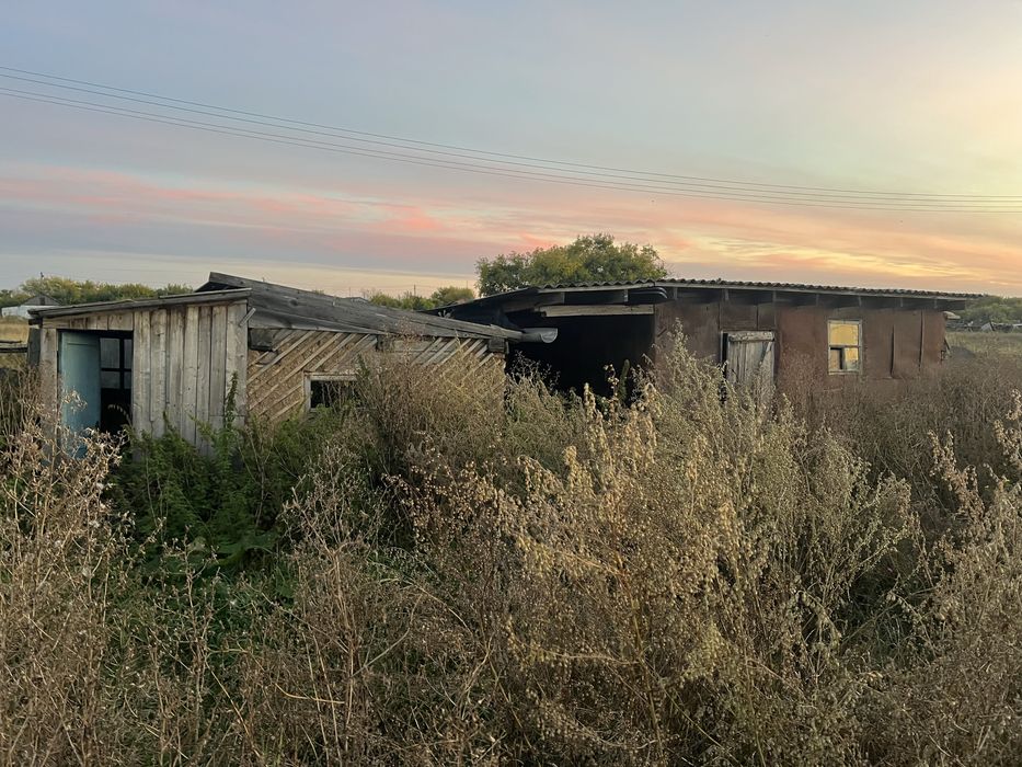 Шпальный дом на слом с хоз постройками