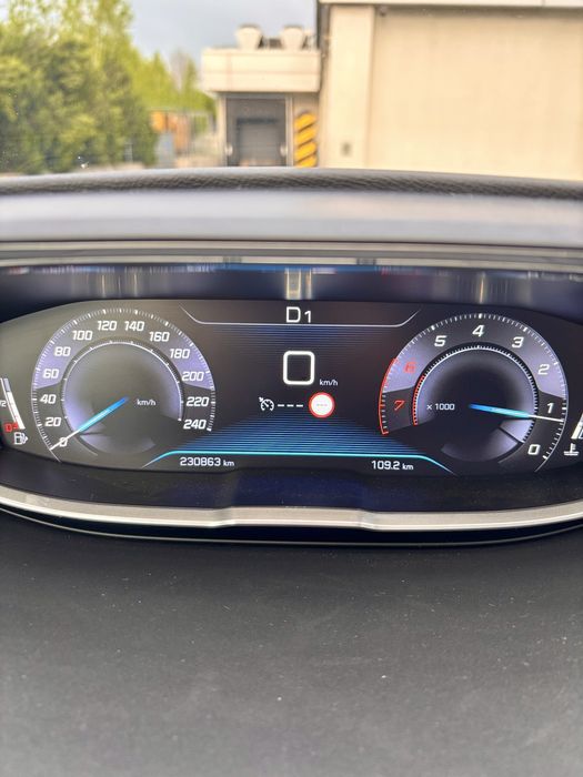SUV automat inmatriculat RO- Peugeot 3008 1.2 benzina, distributie si articulatii schimbate, stare foarte buna