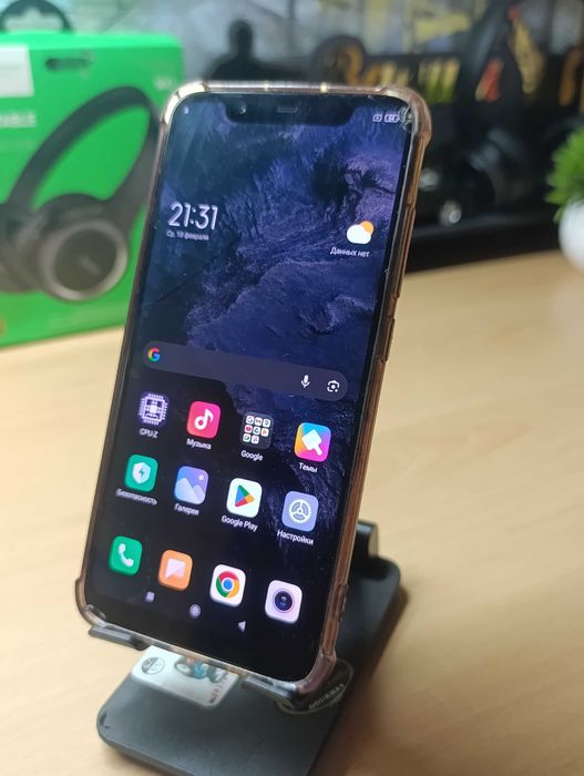 Mi 8 срочно обмен или продам