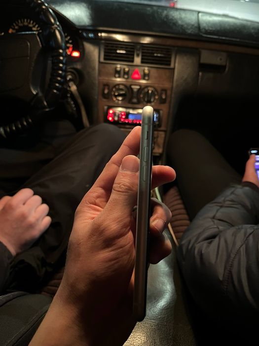 Продам iPhone 11 128GB