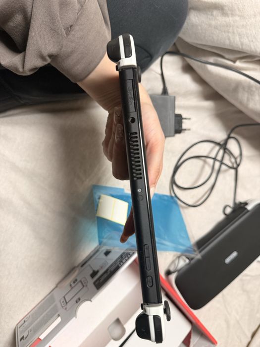 Nintendo Switch OLED с dock, аксесоари и игри