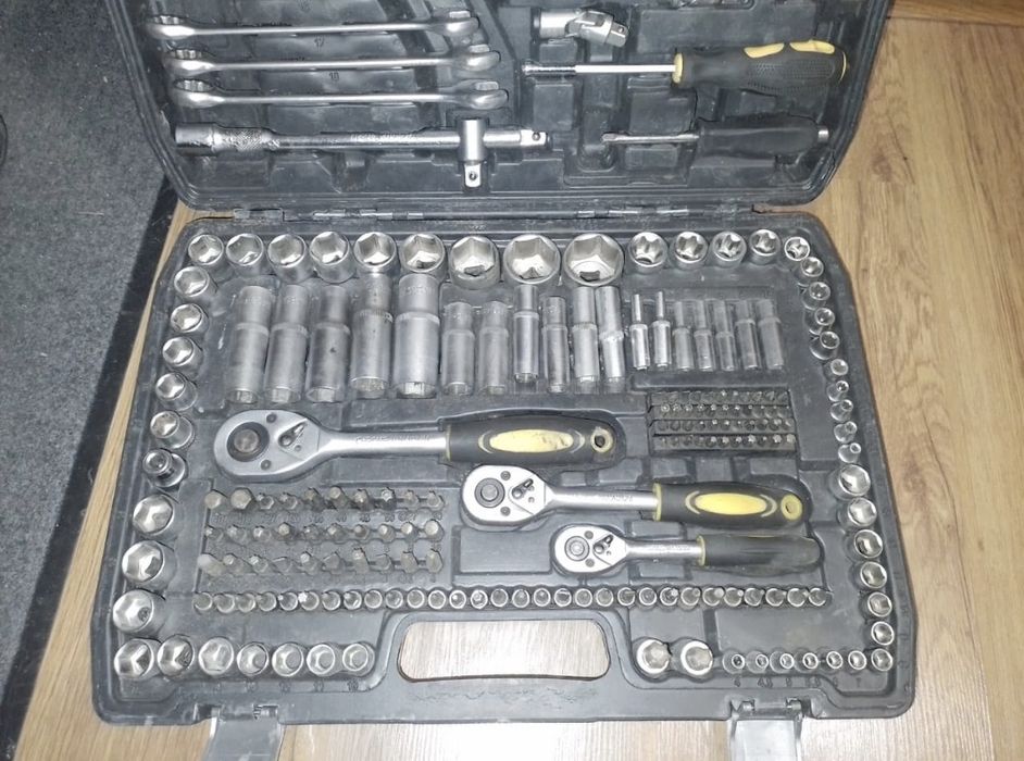 Набор ключей  216