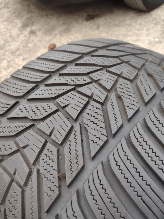 Перфектни 2бр 275/35/19 Hankook evo3 dot1922