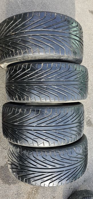 Шины летние 245/40/18