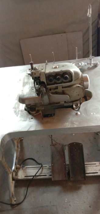 Продам оверлог производственный