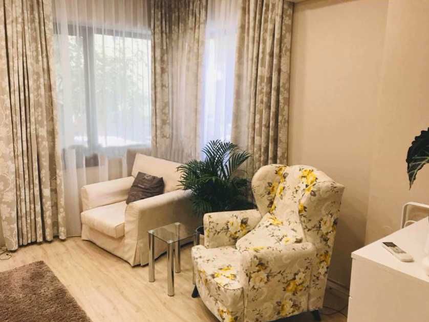 Дава се под наем Двустаен апартамент в София, Център - 65 кв.м за 548.25 € - Снимка #1