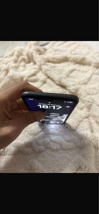 Продам айфон 11