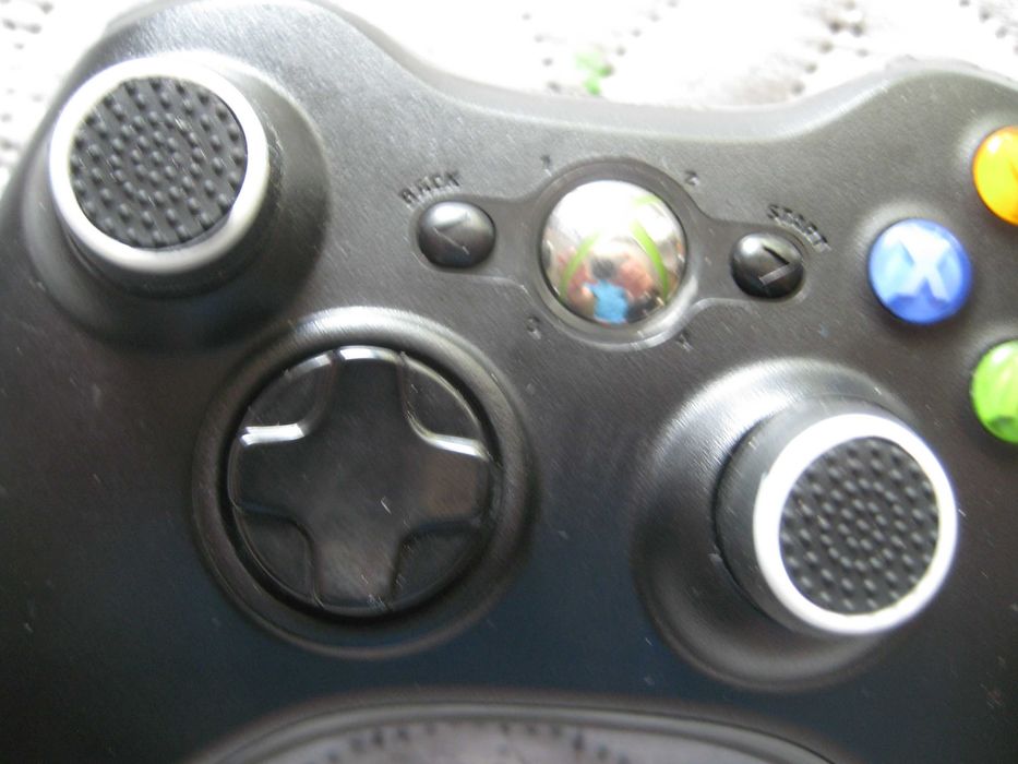 Продавам оригинален контролер за XBOX 360