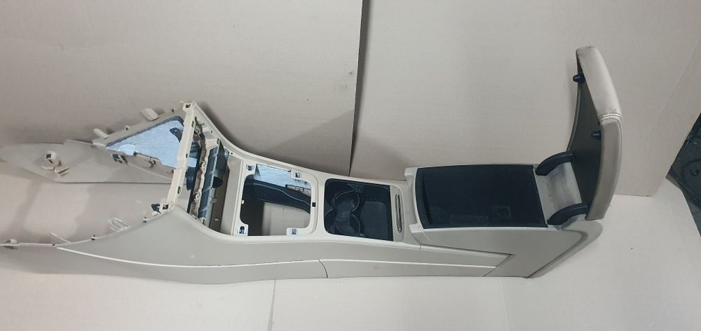 Consola centrala si cotiera crem passat b6 2005 - 2010