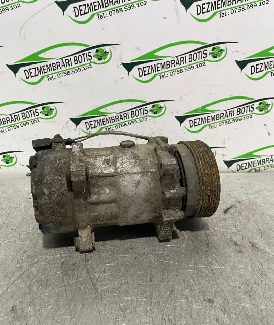 Compresor AC 1J0 820 803 F Volkswagen VW Golf 2001 1.4 MT (75 hp)