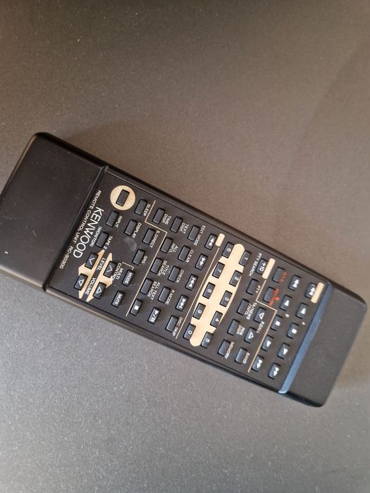 Стереоуредба Kenwood