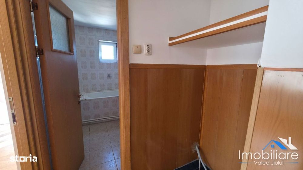 Apartament 3 camere de vânzare – Cocosvar, Vulcan