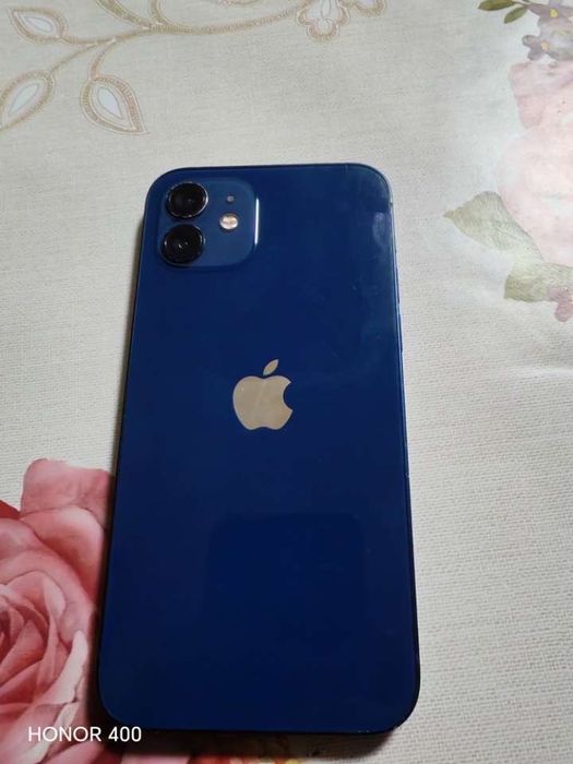 Vand iphone 12 simplu