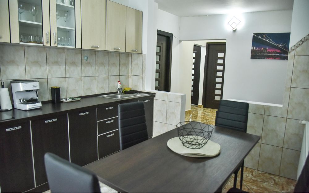Apartament 3 camere central de închiriat în Râmnicu Vâlcea