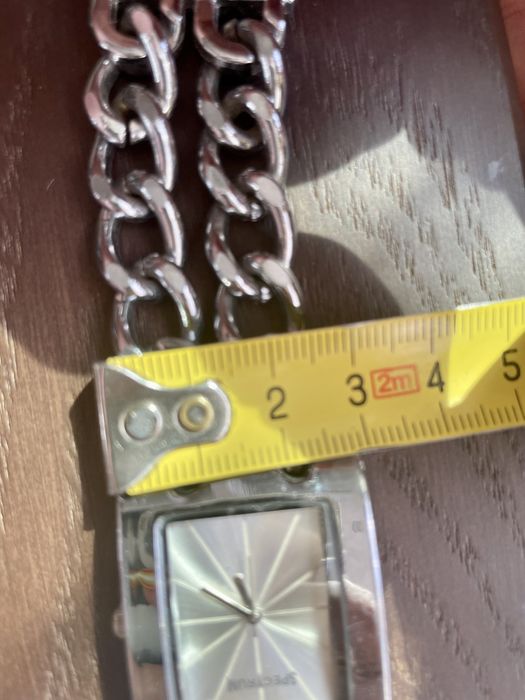 Дамски часовник