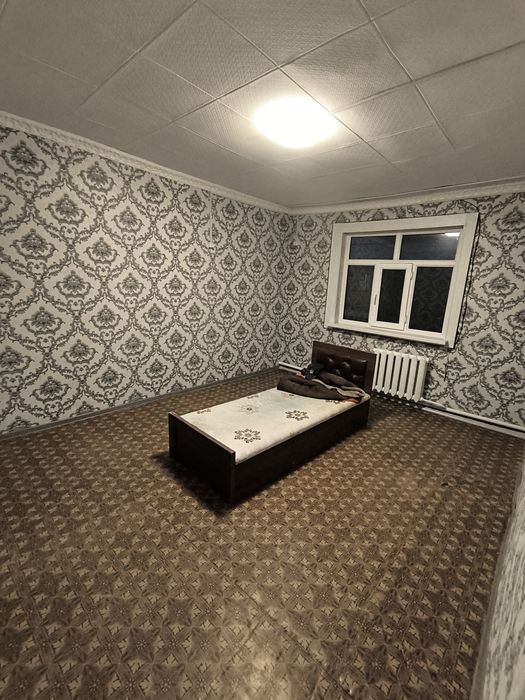 Спутник 8. Дом 32 квартира 6.  1 ком квартиру с ремонтом . 2/2 акфа.